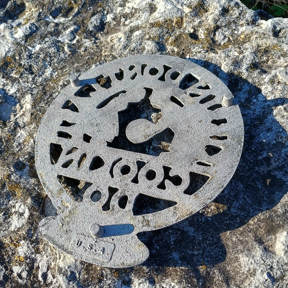 VTG cast iron Americana folk art style trivet, Americana kitchen - Picture 6 of 7